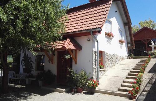 Sarvar Apartment | Agávé Apartman
