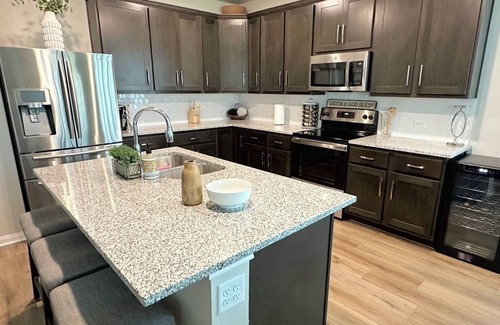 College Station House | Aggieland Retreat - 5.5 Miles from Kyle Field