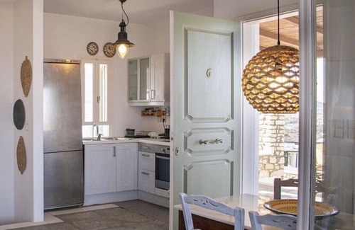 Nea Cryssi Akti House | Agia Irini Sunset Villa, 2 minutes walk from the beach of Agia Eirini
