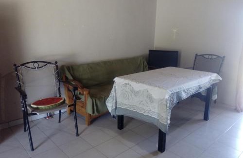 Neromilos Apartment | Agia Marina Studios, B