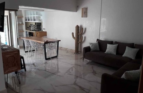 Swiss City Villa | Agreable Villa Avec Piscine Quartier Residentiel Proche Centre