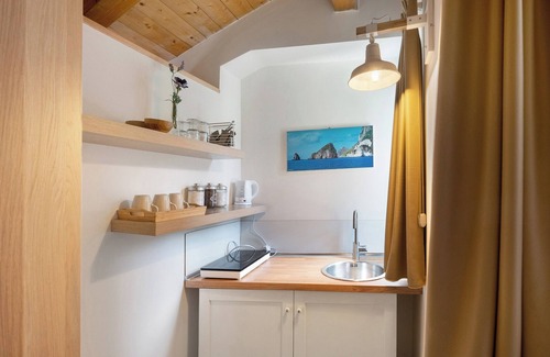 Fisciano Apartment | Agriturismo 'Comfortable Mini Apartment' with Mountain View, Wi-Fi and Air Conditioning