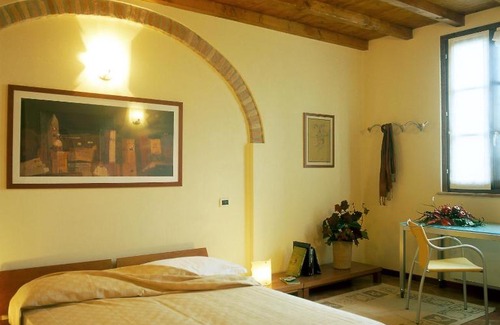 Castelleone House | Agriturismo Santa Maria Bressanoro