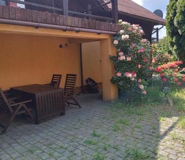 Jaroszowice Apartment | Agroturystyka Rudy Kocur Różana 24 Jaroszowice