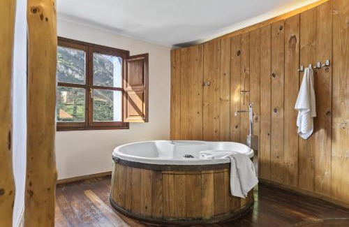 Santovena House | Aguas Parque Ponga