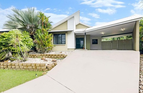 Woolner House | Ah Mat Bungalow - Tropical Darwin Stay with Pool
