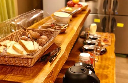 Yudanaka Shibu Onsen Bed & Breakfast | AIBIYA