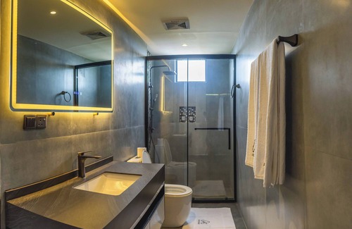 Fuvahmulah Hotel | AIG Grand