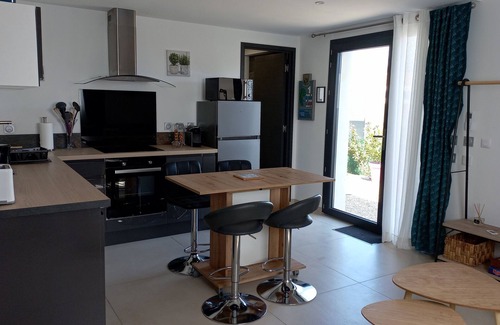 Saint-Cezaire-sur-Siagne House | AIR-CONDITIONED SELF-CONTAINED APARTMENT WITH PRIVATE GARDEN, RELAXATION AREA AND JACUZZI.
