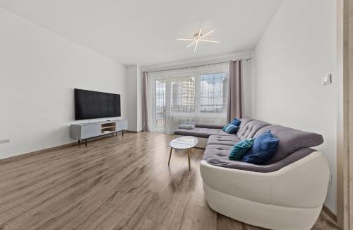 Raca Apartment | Air-conditioned, 2 room Apartment with balcony, new building Rača