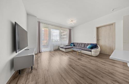 Raca Apartment | Air-conditioned, 2 room Apartment with balcony, new building Rača