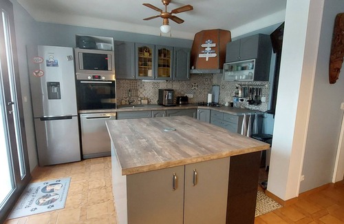 Elne House | Air-conditioned 4-person house with garden and pool 10 minutes from the beach