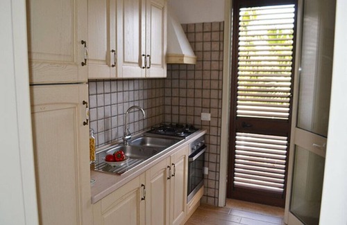 Roca Vecchia Apartment | Air-conditioned Apartment Near The Beach With Spacious Balcony & Garden, Pets