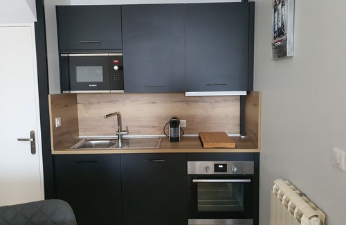 Beaune Apartment | Air-conditioned apartment* for 4 people