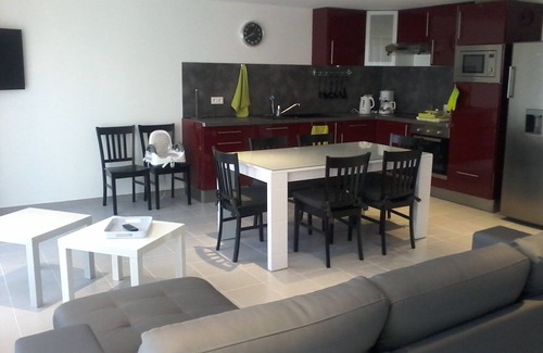 Pons Cottage | Air-conditioned gîte* "le pigeonnier"- prepared beds + bathroom linen provided
