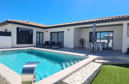 Aigremont Villa | Air-conditioned villa with pool and Cévennes view Discount from June 28 to July 12!
