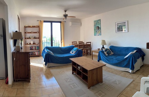 Magalas House | Air Conditioned Villa with Gardens, Garage, BBQ and Sun Terrace