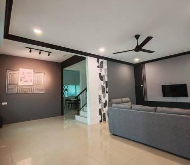 Simpang House | Air-home M1 Simpang near Aulong Econsave, 4BR, 10pax, Netflix