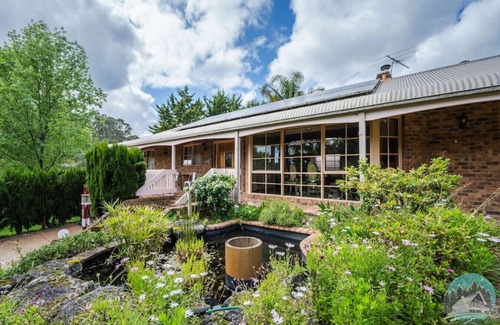 Warrandyte House | Aircabin|Warrandyte | Luxury 8 Beds Holiday House