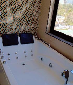 Bole Apartment | Airport bed and breakfast apartment