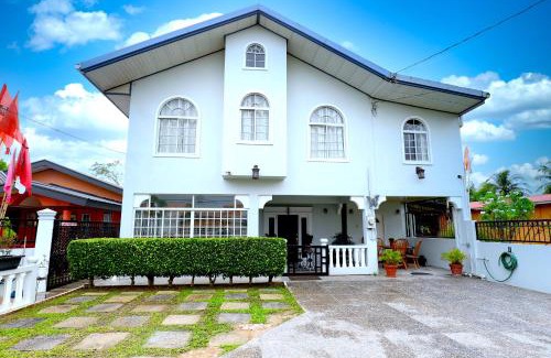Piarco Bed & Breakfast | Airport Inn