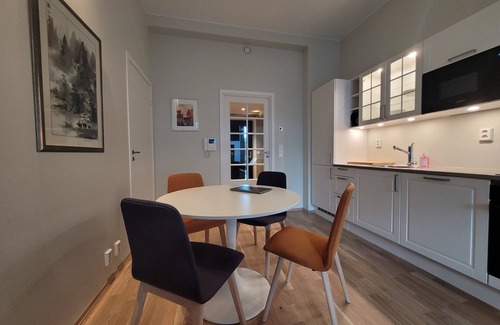 Ytrebygda Apartment | Airport Link, 1-bedroom apartment, 5 minutes from the airport. High-speed WiFi.