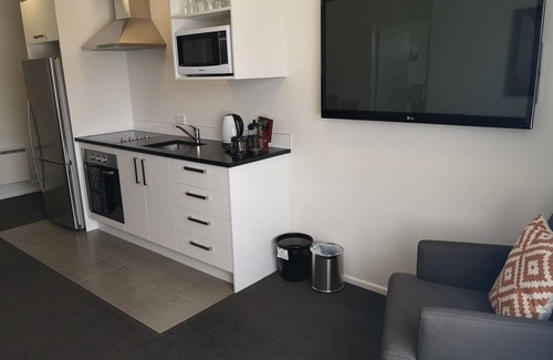 Burnside Hotel | Airport Palms Motel