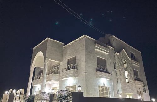 Karak Governorate Bed & Breakfast | Airport Villa Amman