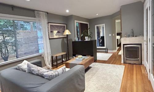Richmond Apartment | Airport-YVR GuestHouse