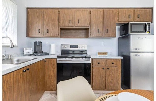 Melaleuca Gardens Apartment | AirportHouse - Modern 1BR near FLL Airport w/Wi-Fi, Smart TV & Free Parking