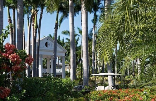 Montego Bay Resort | Airy 2 bedroom suites,sea views,private patio,outdoor dining space