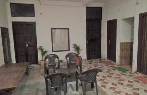 Bail Parao House | AK family Home Stay