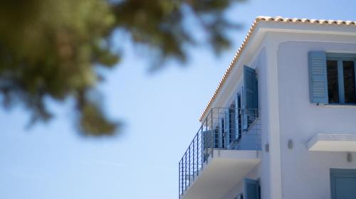 Aetos House | Akasha Suite III
