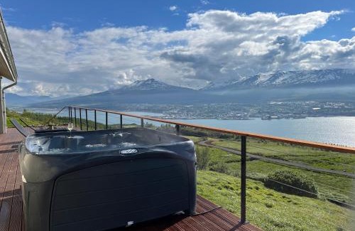 Akureyri House | Akureyri - cabin with an amazing view