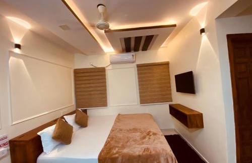 Bhatkal Apartment | AL-MANAL 306 Premium Room Triple Bed