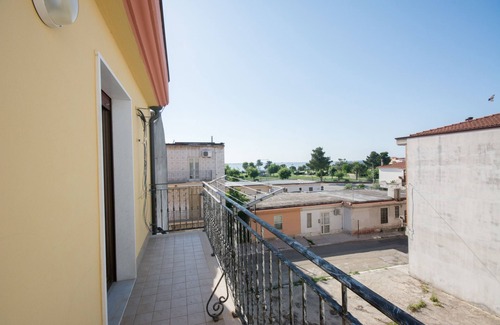 Lesina House | Al Vecchio Fontanile B&B - Premium room with lake view