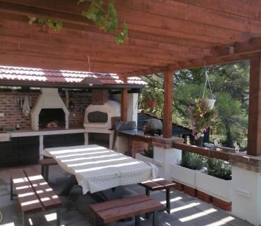 Zadvarje Apartment | Ala da-apartman sa bazenom