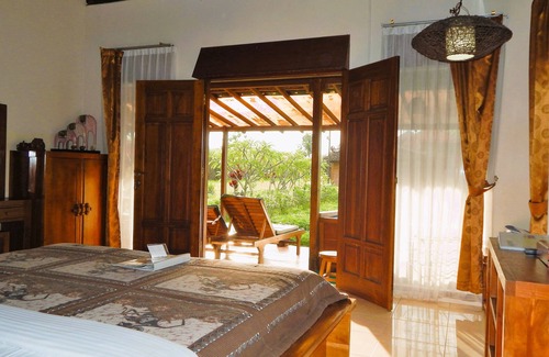 Sleman House | Alamanda Family Villas & Pool
