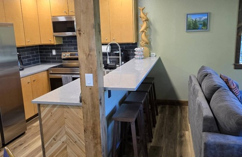 Bear Creek House | Alaska View Lodge