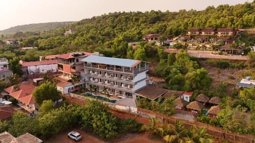 Morjim Hotel | Alaya Stays Gracias Retreat near Ashvem Beach 3 minutes Walk From The Beach