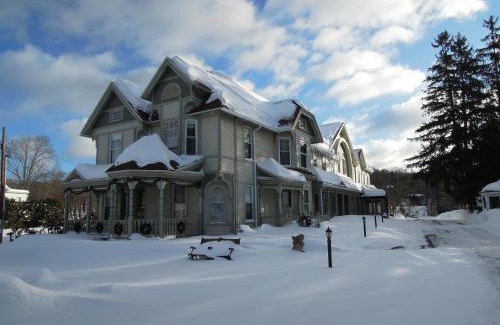 Windham Bed & Breakfast | Albergo Allegria Hotel & Breakfast Restaurant