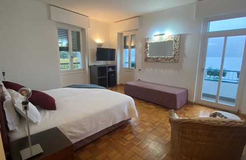 Porto Valtravaglia Hotel | Albergo Del Sole