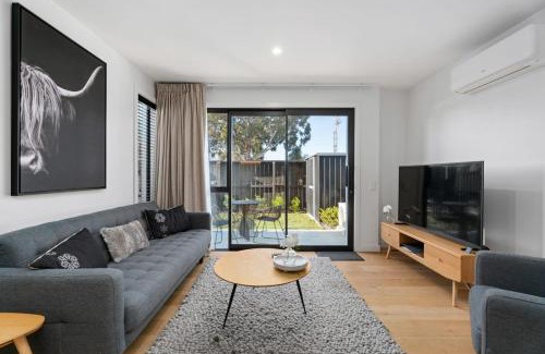 Albert Town Apartment | Albert Abode