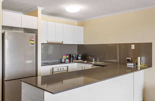 Albion Apartment | Albion Convenient Hideaway with Parking & Balcony