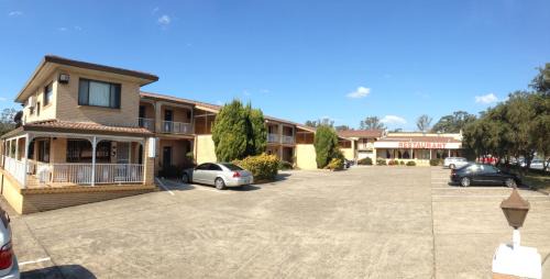 Vineyard Hotel | Alexander The Great Motel
