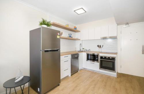 Alexandra Headland Apartment | ALEXANDRA BEACH RESORT-ALEX412