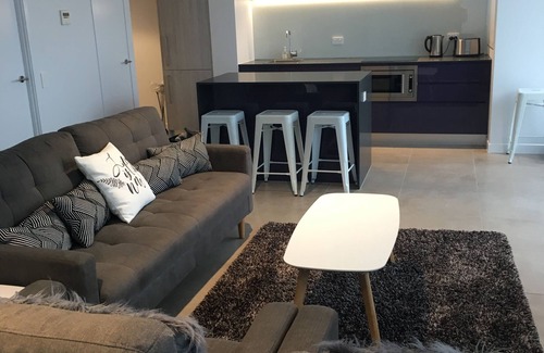 Alexandra Headland Apartment | Alexandra Headlands Beachfront Apt Elysee No. 5