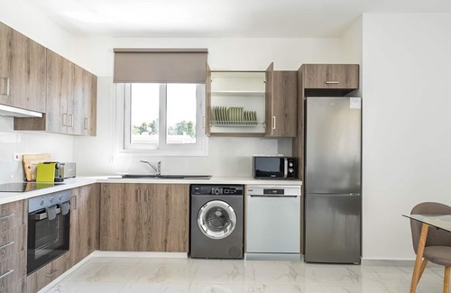 Kato Polemidia Apartment | Alexis Court II - Two Bedroom Apartment, Sleeps 4