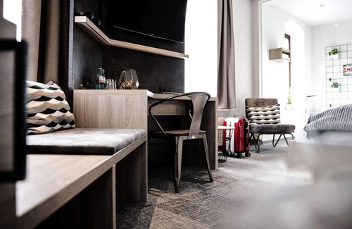 Sonnenberg Hotel | Alexxanders Restaurant & Bordinghouse
