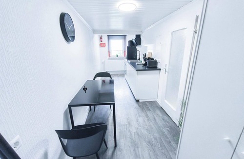 Ludwigsburg Apartment | ALFA Apartment Ludwigsburg 2 beds WLAN kitchen bathroom